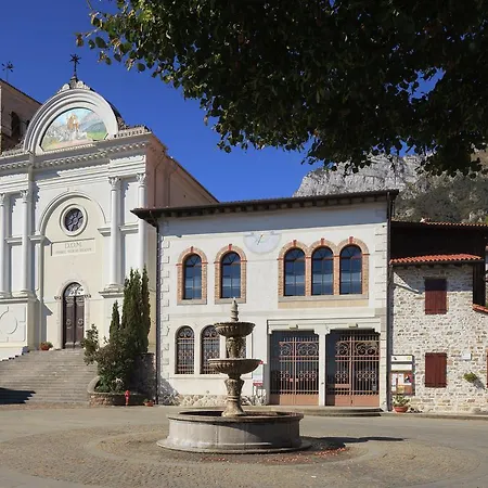 Vintage In Poffabro With Picturesque View Daire Frisanco